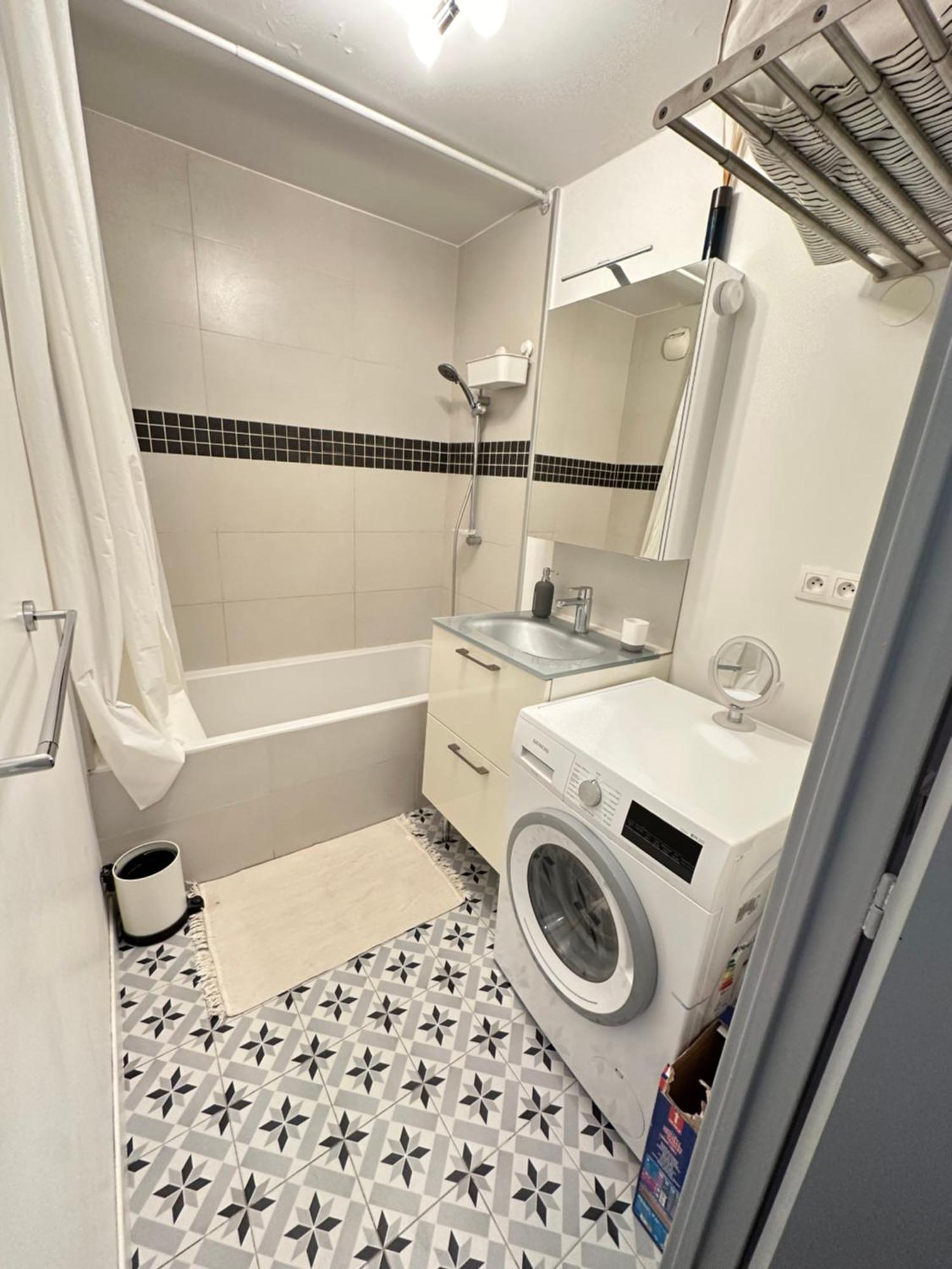 Cosy Duplex Avec Parking A Paris 19 By Immo Kit Bnb Exteriör bild