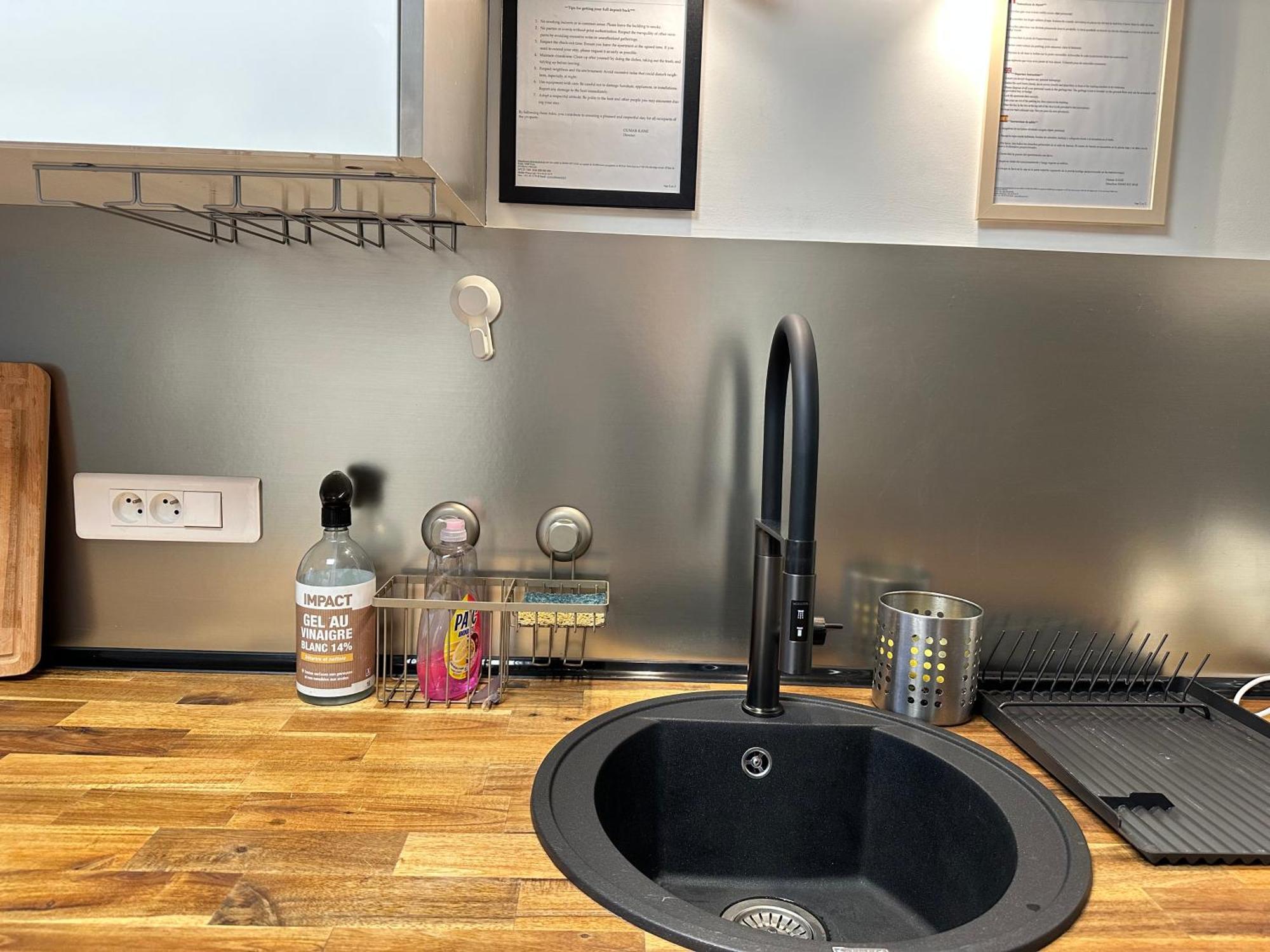 Cosy Duplex Avec Parking A Paris 19 By Immo Kit Bnb Exteriör bild